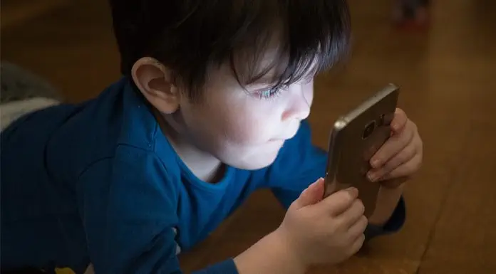 How much screen time is too much for a child from 18 months to 2 years old